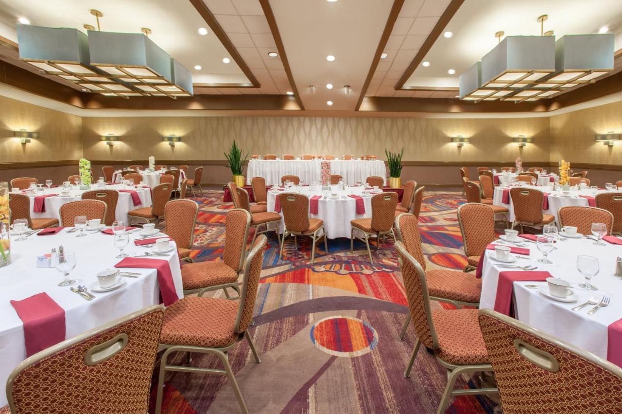Radisson Dayton Convention Center Hotel ภายนอก รูปภาพ